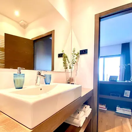 Villa Forte-exclusive Retreat, Heated Infinity Pool & Amazing Views