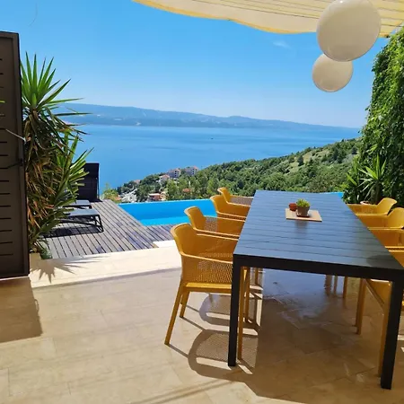Villa Forte-exclusive Retreat, Heated Infinity Pool & Amazing Views *
