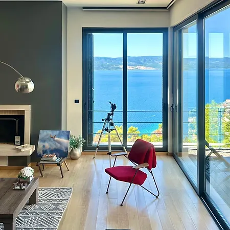 Villa Forte-exclusive Retreat, Heated Infinity Pool & Amazing Views *